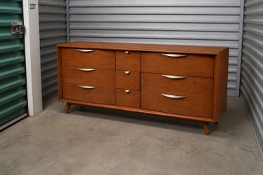 Vintage Mid-Century Modern Dresser