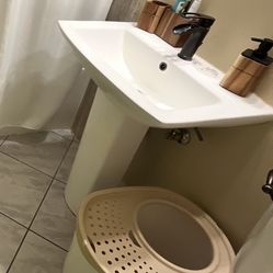 Pedestal Bathroom Sink