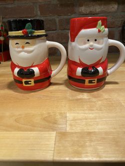 2 Christmas Santa Claus Mugs
