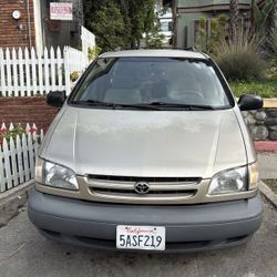 2000 Toyota Sienna