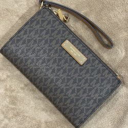 Michael Kors Wallet & Wristlet In Brown