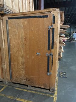 Storage containers