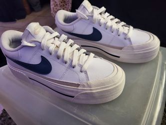 Nike Court Legacy Lift