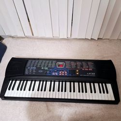 Casio Electronic Keyboard LK-33