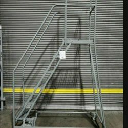 FREE PORTABLE STAIRCASE
