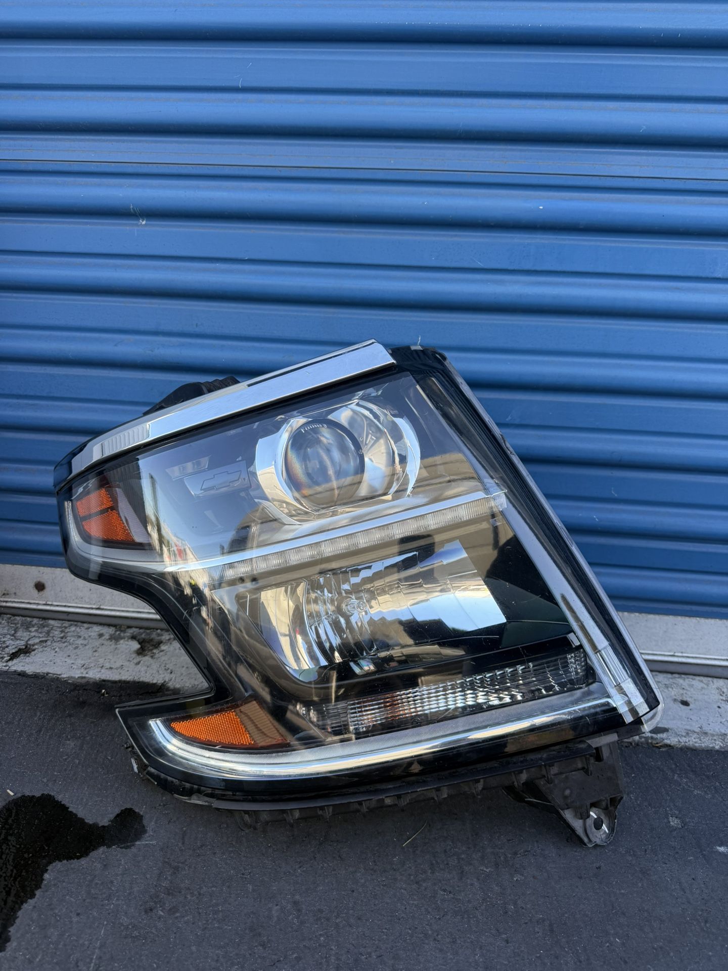 Chevrolet Tahoe Suburban 2015 2016 2017 β¦ 2018 2019 2020 Right Side Halogen Headlight OEM