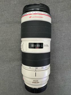 Canon EF 70-200mm. F/2.8 IS II USM w/ET-87 Lens Hood and Protective Bag