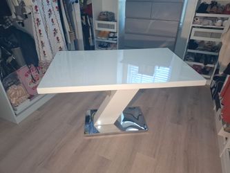 White and Chrome Dining Room Table