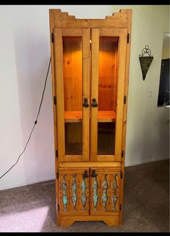 Wooden Curio Cabinet/Hutch