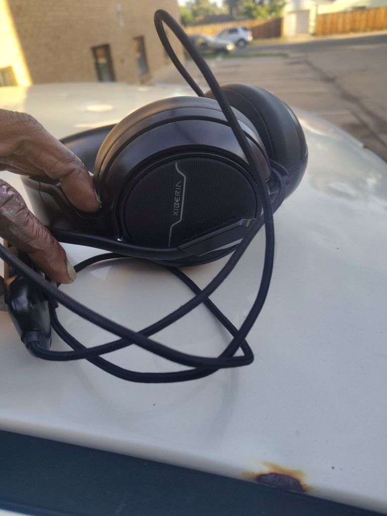 Xiberia Gaming Headphones Like New