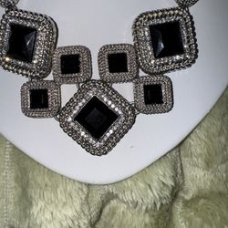 Pretty White House Black Market Crystal Stone Statement Necklace