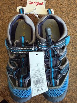 NEW Cat & Jack Water Shoes Size 1