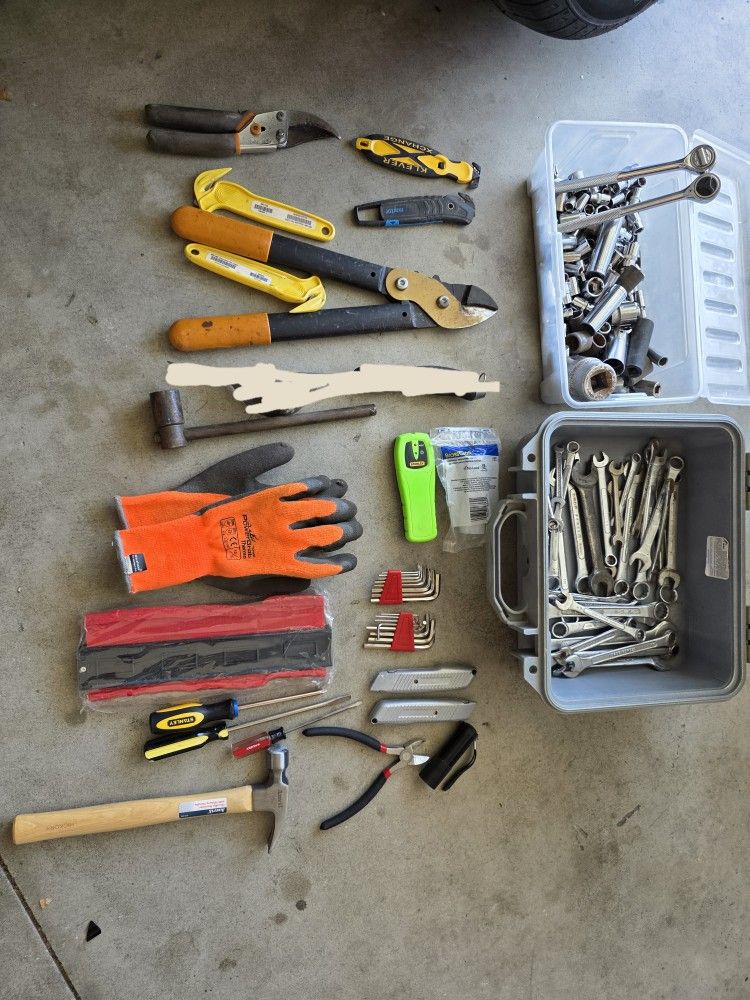 $60 All Tools Ratchets Sockets Wrenches Screw Drivers Hammer