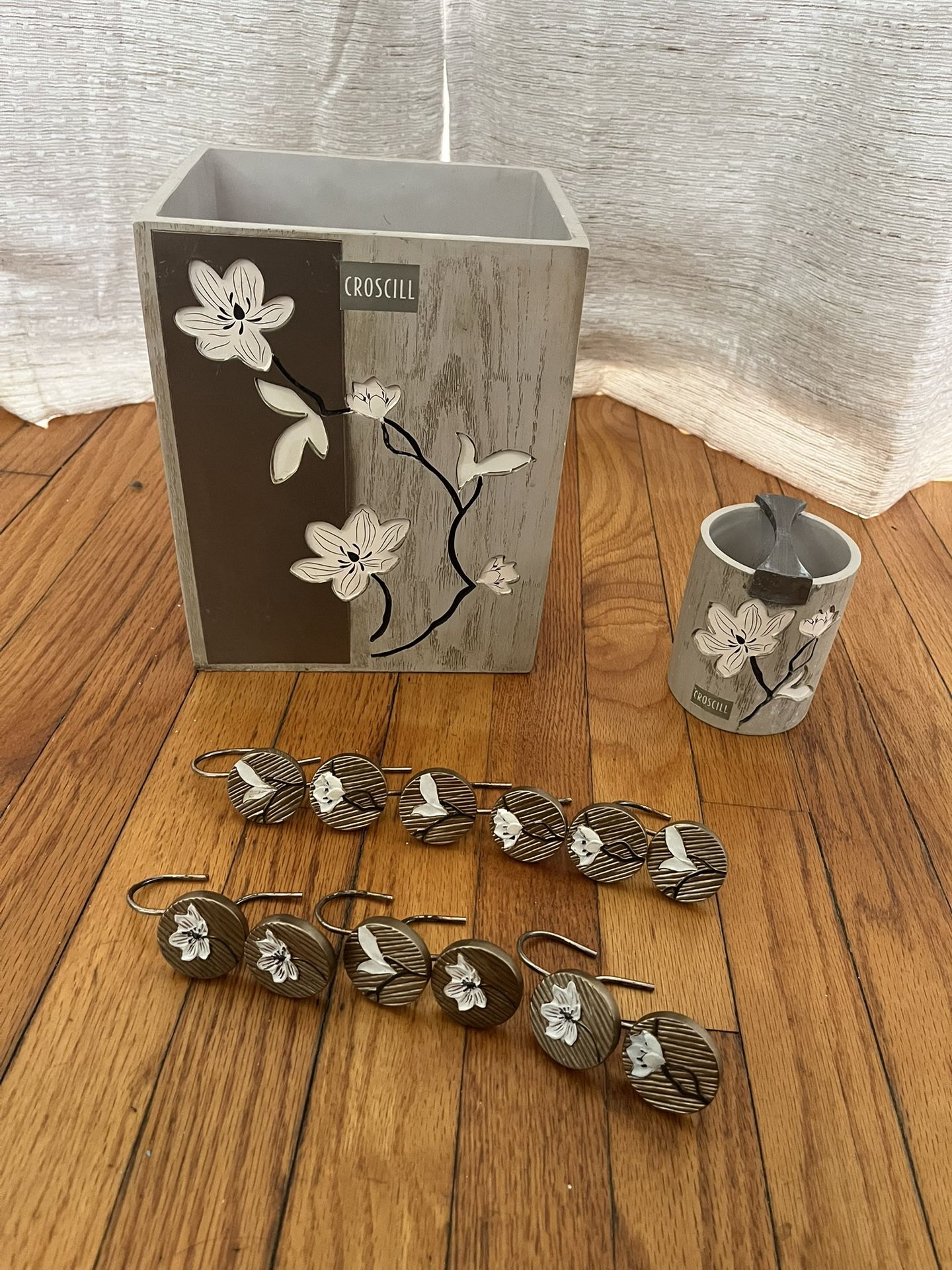 Croscill Bathroom Accessories