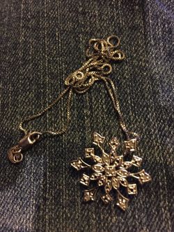 Sterling necklace with pendant and daimonds