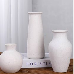 White Ceramic Vases Set - Small Rustic Boho Farmhouse Decor for Home Living Room - 3 Piece Bud Vase Collection - Ideal for Flower Arrangements and Tab