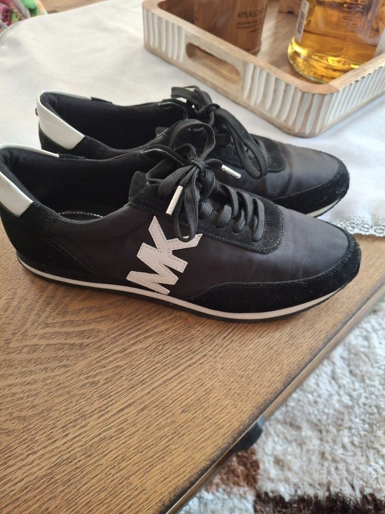 Women's Authentic Mk Michael Kors Shos Size 9 Like New