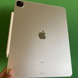 512GB Apple IPad Pro 12.9” 5th Generation ( 2021 Model / M1 chip / XDR Led display ) with keyboard, pen & Accessories (warranty till 08/2023)