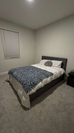 QUEEN BED + MATTRESS // CAMA QUEEN + COLCHON
