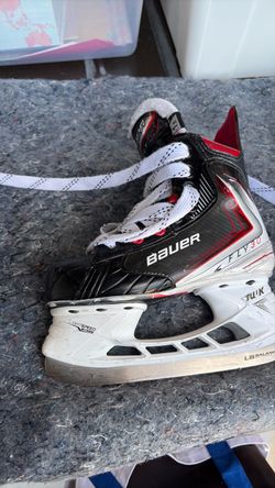 Bauer fly 30 size 1.5 youth