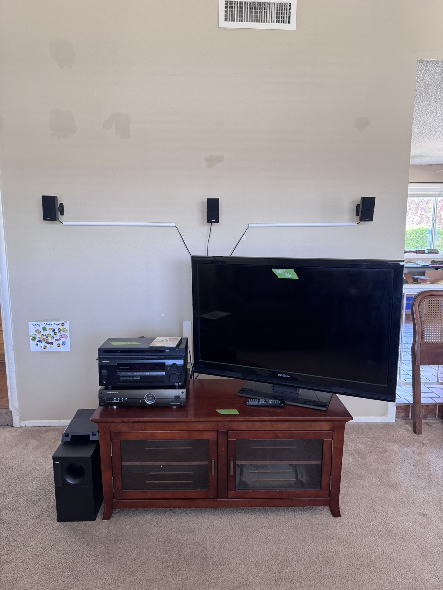 Insignia TV