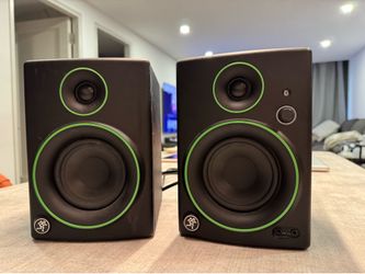Mackie CR4 speaker