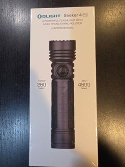 Olight Seeker4 Pro Phantom Squadron. flashlight 4600 lumens.