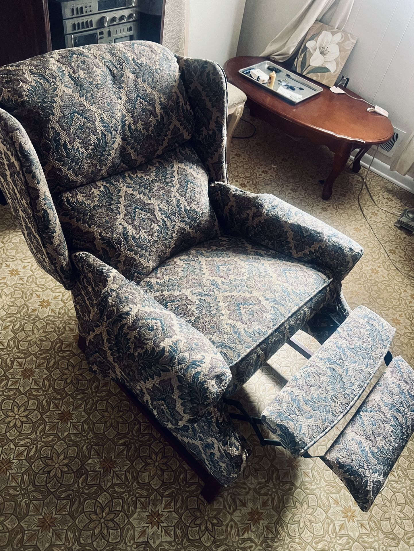 Modern Recliner (Perfect Sleep Posture)