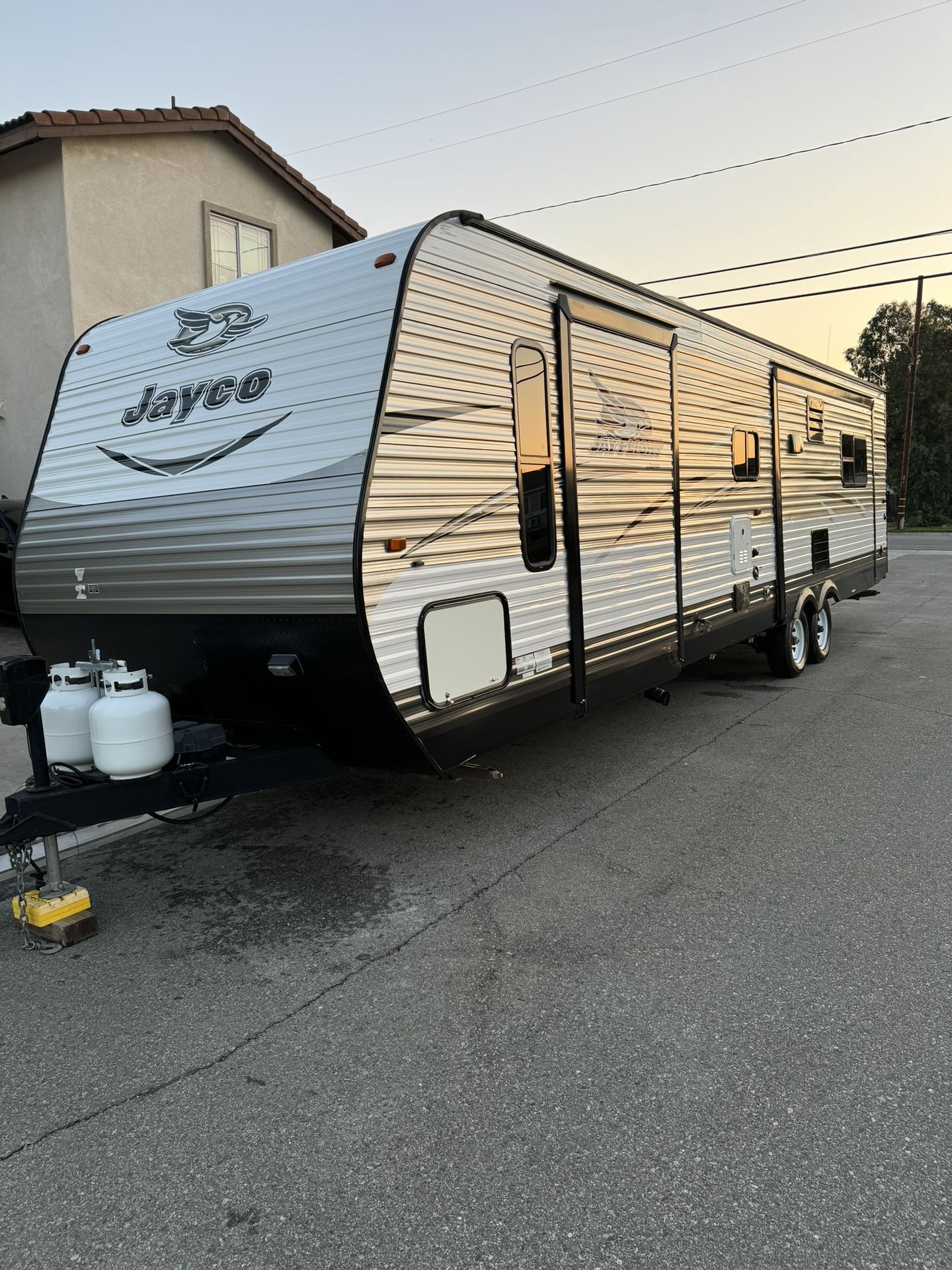 2017 Jayco Jay Flight Triple Slide Model 33rlds