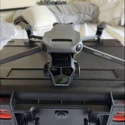 Dji Mavic 3 Pro Camera Drone With RC Pro Controller Mint Condition 