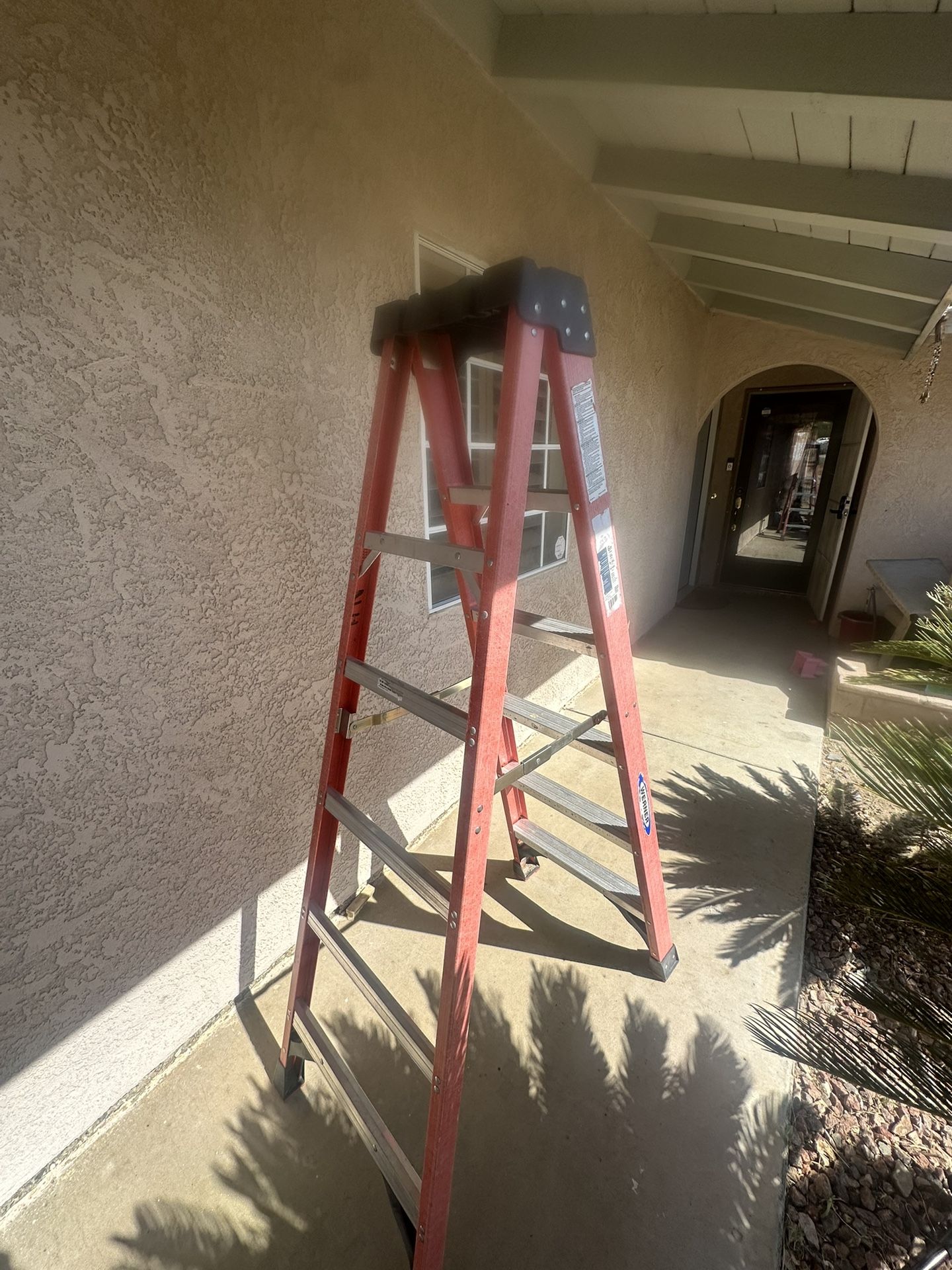 WERNER Stepladder: 6 ft Ladder