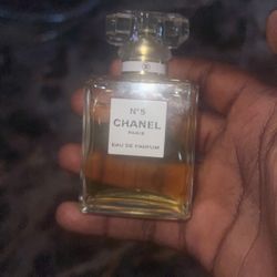 N*5 Chanel Paris  And Gucci Flora