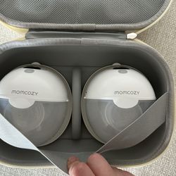 Momcozy breast pump 