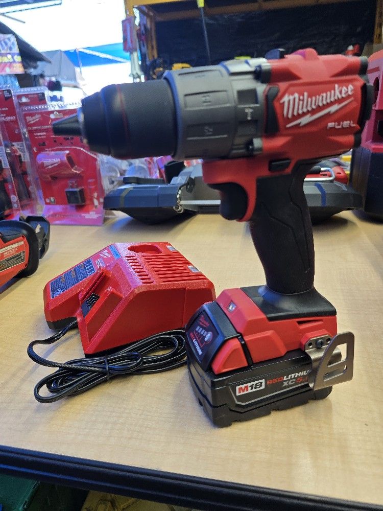 Milwaukee
M18 FUEL 18V Lithium-Ion Brushless Cordless 1/2 in. Hammer Drill/Driver