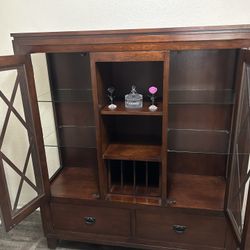 Hutch / Cabinet/ Entertainment Center