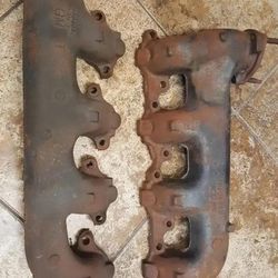 GM Chevy Exhaust Manifold RH 4 and LH