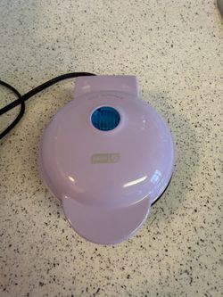 Dash Mini Waffle Maker – Model DMW001LA