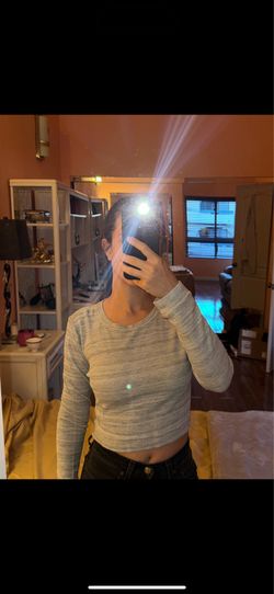 Gray marled long sleeve crop top