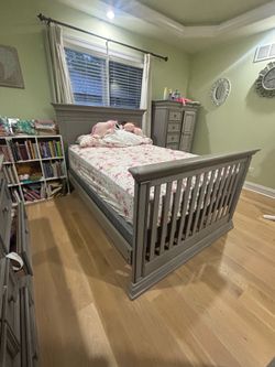 Full size bed