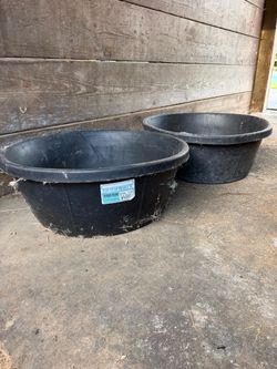 Livestock Feeder Rounds - 15 Gallon Rubber Rounds set of 2