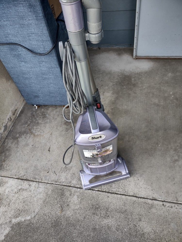 Shark Navigator Lift Away Vacuum