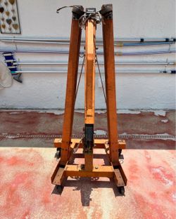 Small engine hoist