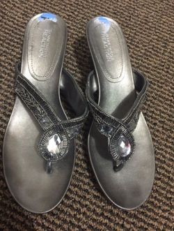 Kenneth Cole reaction used once size 7 and half