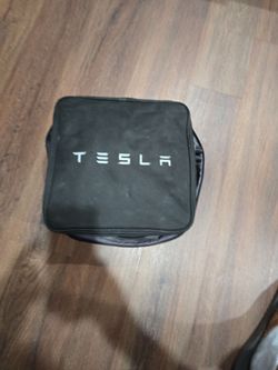 Tesla mobile connector