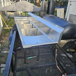 3 compartment Sink with dish side placement