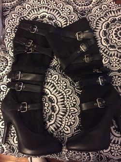 Sexy Strap Boots