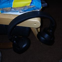 JBL 520 Bluetooth Headphones