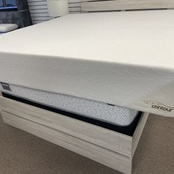 KING SIZE TEMPURPEDIC MEMORY FOAM