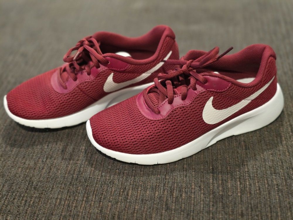 Burgandy NIKE Tanjun 4.5Y