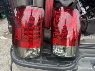 luces traseras GMC YUKON / 2000 / 06